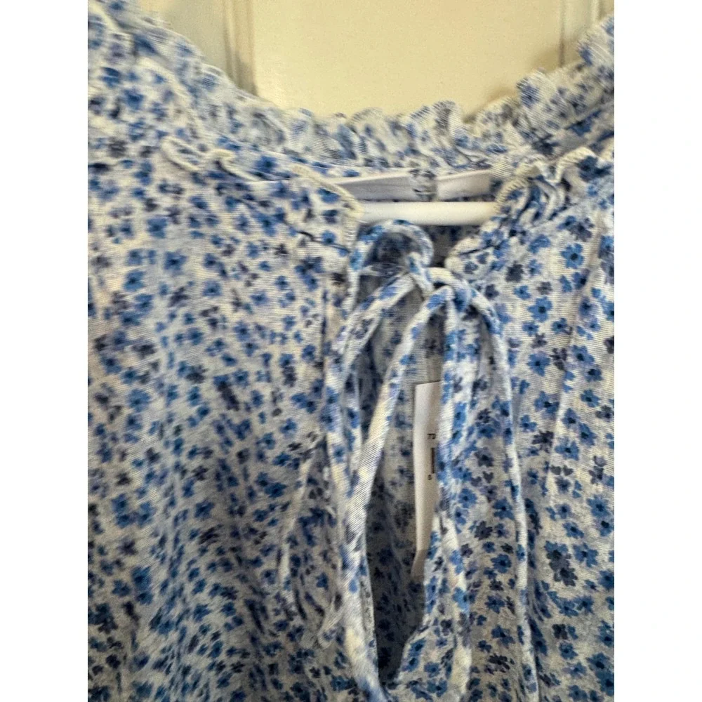 NWT Gap Ruffle‎ Zen Light Blue Floral Top size xxl